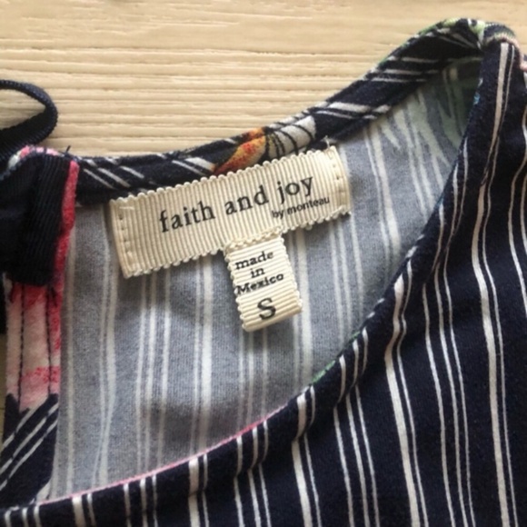 Faith and Joy Black and White Flutter Sleeve Floral Blouse - Picture 5 of 5